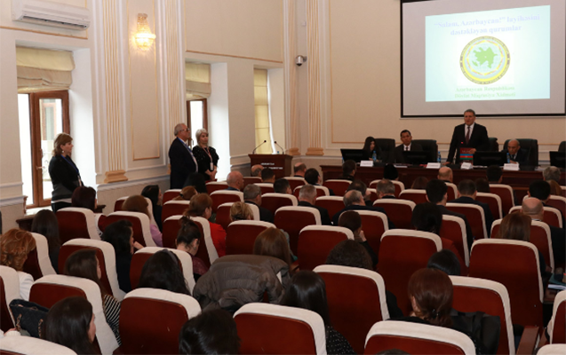 azerbaycan-dilini-oyrenen-ecnebiler-ucun-tedris-vesaiti-teqdim-olunub