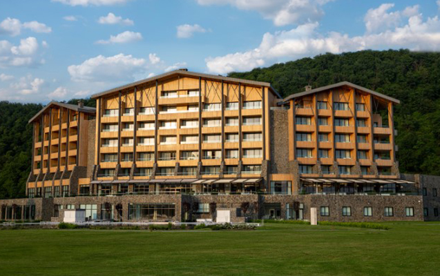 chenot-palace-gabala-nufuzlu-national-geographic-traveller-spa-wellness-2020-kolleksiyasinda