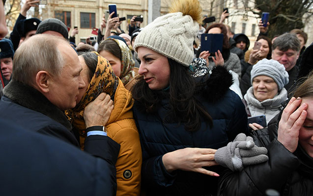 Gənc qızdan Putinə evlilik təklifi