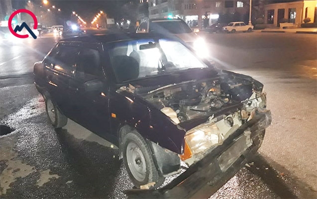 mikroavtobus-3-masinla-toqqusdu