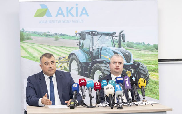 fermerlerin-hesablarina-75-milyon-subsidiya-vesaiti-kocurulub