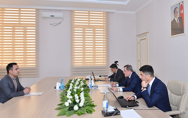 tehsil-naziri-agdam-ve-fuzuli-rayon-sakinlerini-qebul-edir