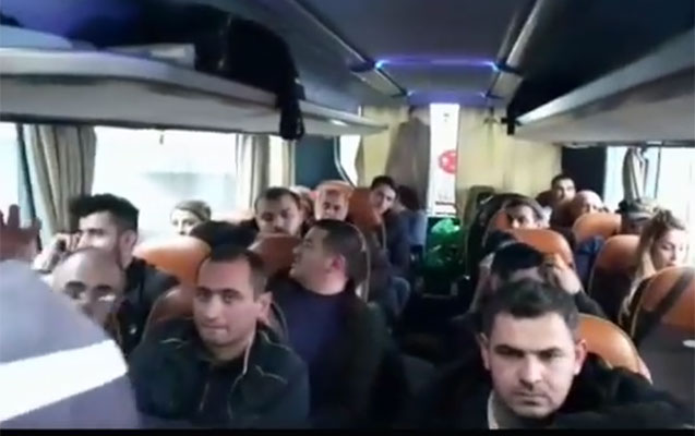 serhedde-gozleyen-avtobuslar-bakiya-yola-dusdu