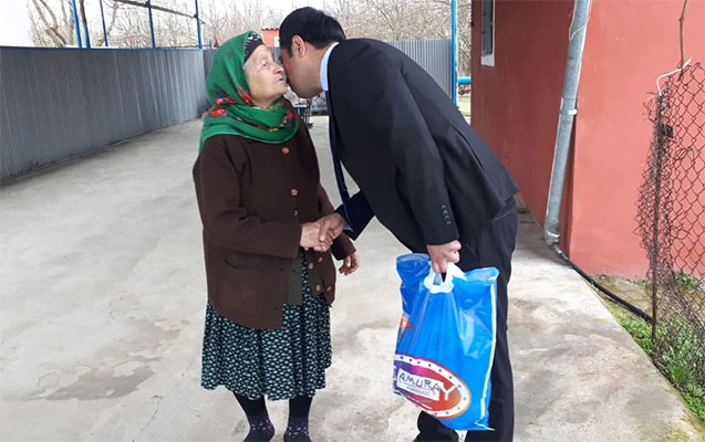 sehid-ailelerine-bayram-sovqatlari-paylanildi