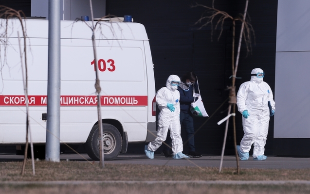 Rusiyada koronavirusa yoluxanların sayı 10 mini ötdü
