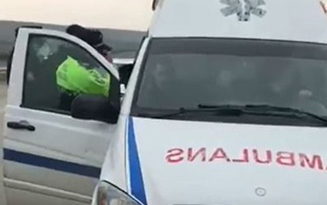 ambulansla-sernisin-dasiyan-surucu-isden-cixarildi