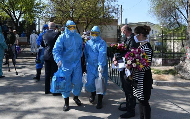 ozbekistanda-koronaviruslu-xesteleri-tehqir-edenler-cerimelenecek