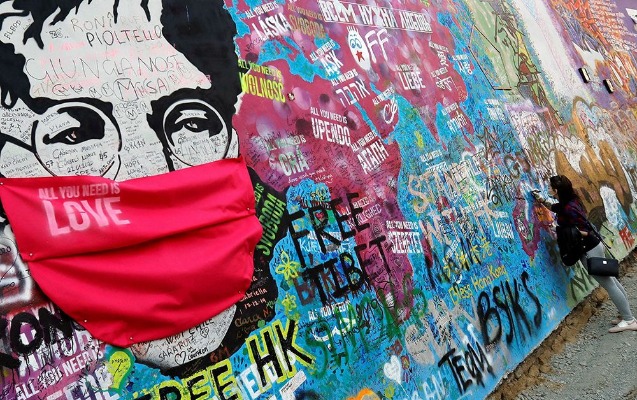 koronavirus-dovrunde-street-art