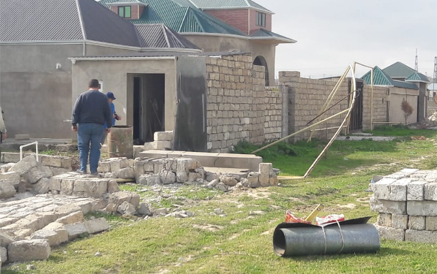 guclu-kulek-das-hasari-qaz-xettinin-uzerine-asirdi