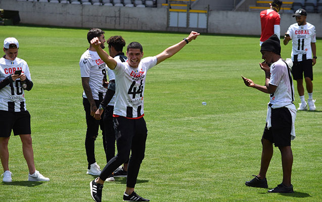 cempion-olduqlarini-mesqde-oyrendiler