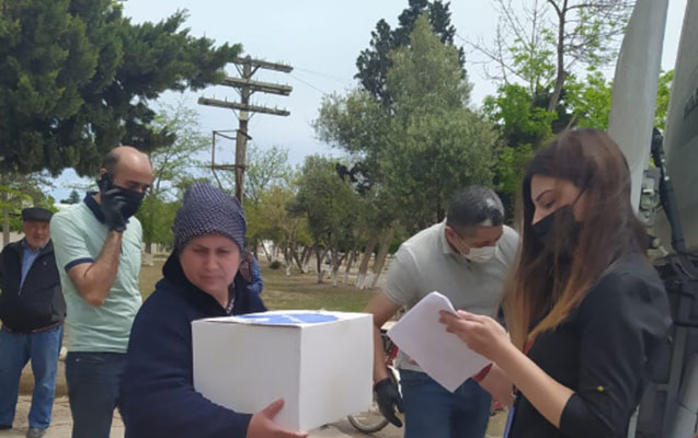 qaradagda-350-azteminatli-aileye-erzaq-sovqatlari-gonderildi
