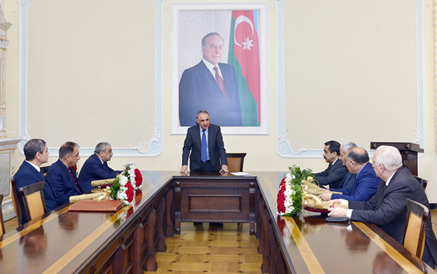 kamran-eliyev-isden-cixarilan-prokurorlari-bele-yola-saldi