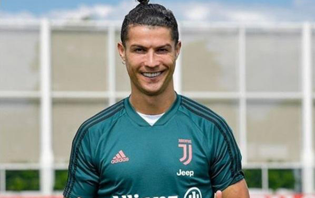 Ronaldo mövsümün ən yaxşı oyunçusu seçildi