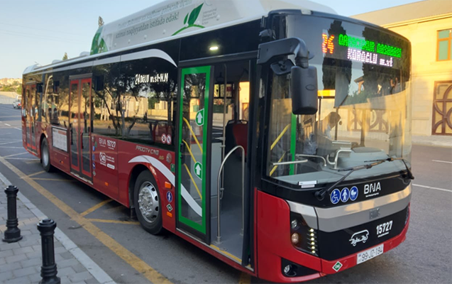 bu-marsrut-xettine-12-metrlik-avtobuslar-buraxildi