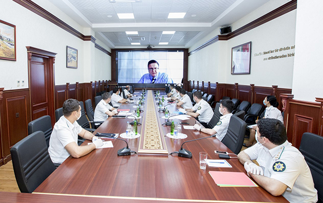 gomruk-emekdaslari-ucun-onlayn-telim-kecirilir