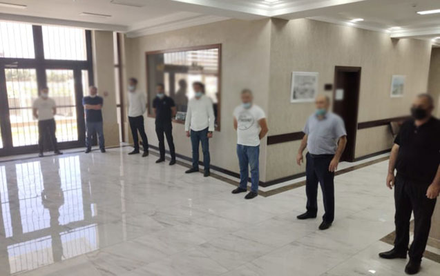 yas-kecirenler-polis-bolmesine-getirildi