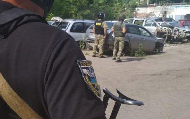 qumbarali-sexs-polis-reisini-esir-goturerek-kiyeve-dogru-irelileyir