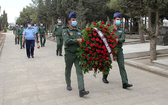 resad-atakisiyevin-mezari-ziyaret-edildi