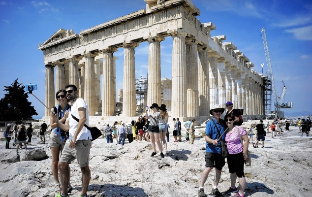 yunanistanda-10-turistde-koronavirus-askarlandi