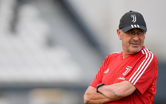 yuventus-sarrini-istefaya-gonderdi