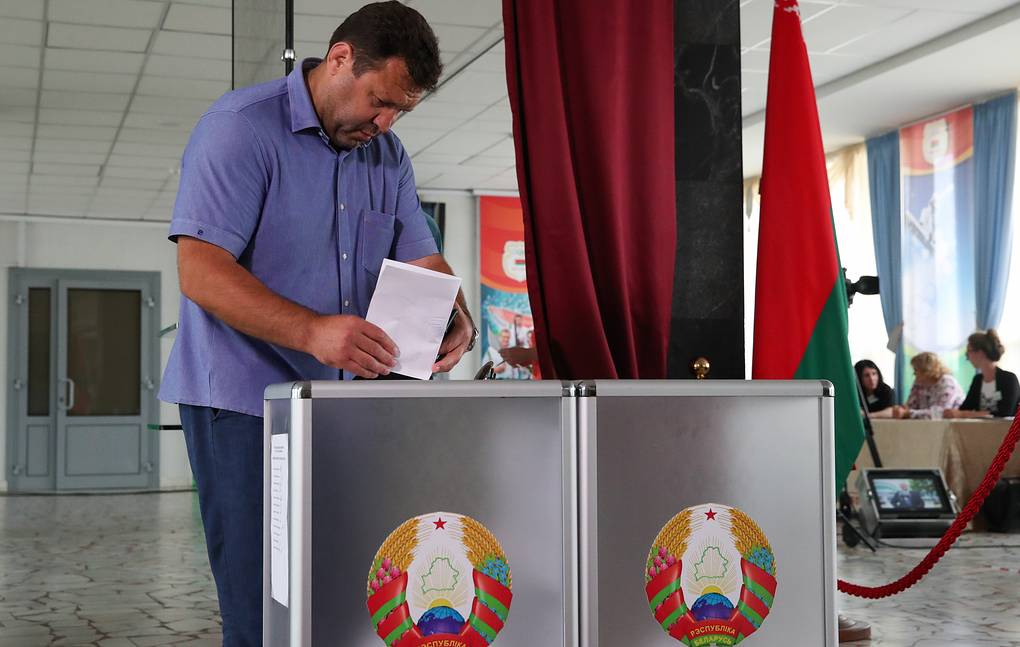 Belarusda prezident seçkiləri baş tutub - Yenilənib + Fotolar