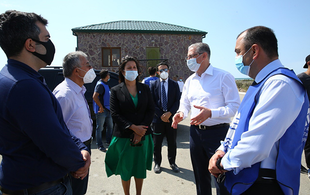 nazir-xezer-sahilinin-temizlenmesi-prosesinde