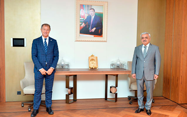 rovneq-abdullayev-canni-de-byazi-ile-gorusdu