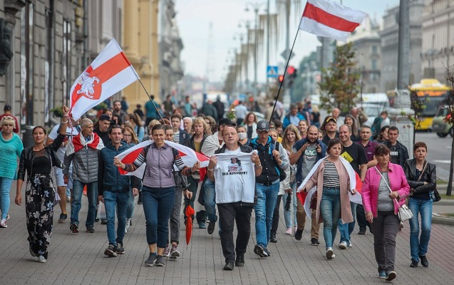 lukasenkoya-novbeti-etiraz-ve-destek-mitinqleri