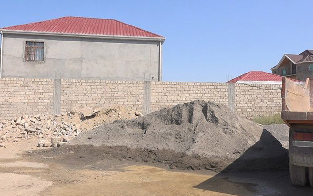 bakida-qanunsuz-tikilen-obyekt-sokuldu
