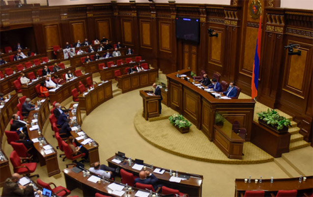 Ermənistanda müxalif fraksiyalar parlamentin iclasını boykot etdi