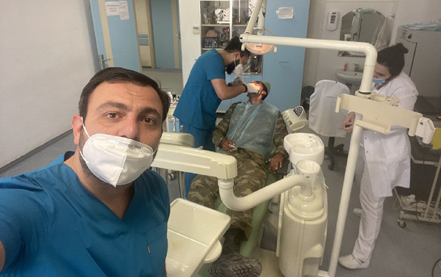 uzerilerine-dusen-borcu-layiqince-yerine-yetirmekden-qurur-duyan-hekimlerimiz