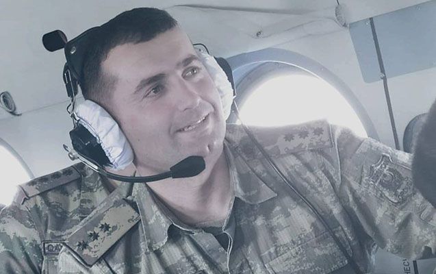 cemi-bir-nece-ay-once-kapitan-rutbesi-almisdi