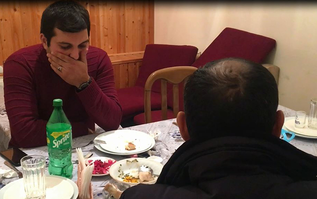 gencede-cay-evinin-icaredari-ve-musterileri-cerimelendi