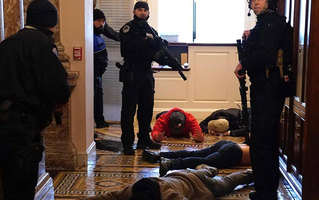 abs-daki-qarsidurmalarda-saxlanilanlarin-sayi-artdi