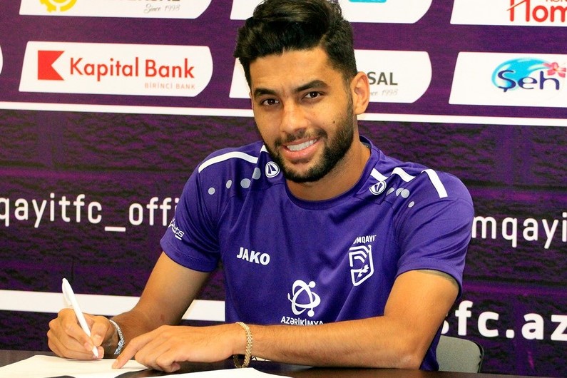 sumqayit-iranli-hucumcu-transfer-etdi