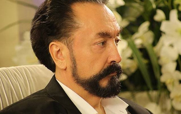 adnan-oktara-1000-il-hebs-verildi