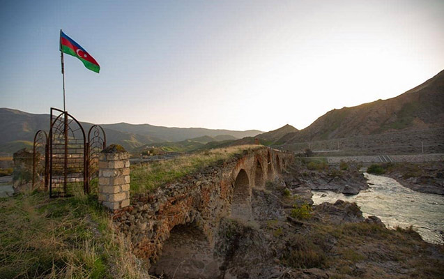 azerbaycanla-iran-arasinda-muhum-sened-imzalandi