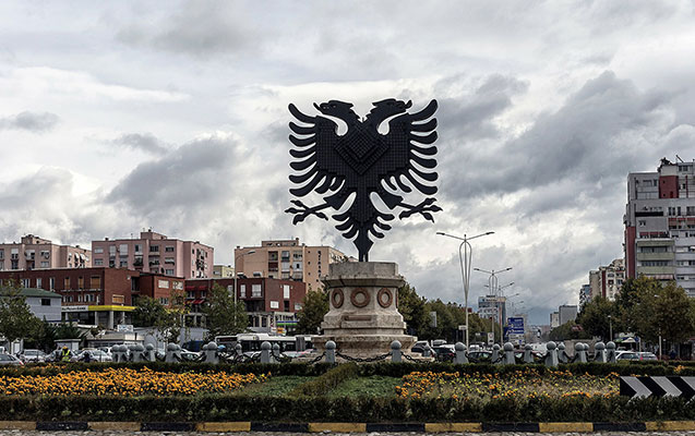 albaniya-karantini-pozan-rusiyali-diplomati-olkeden-cixarir