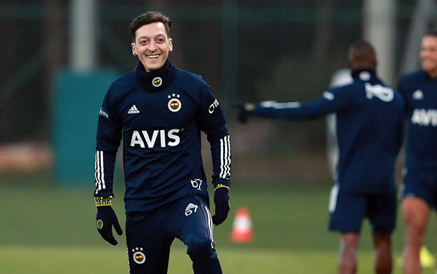 ozil-resmen-fenerbaxcada
