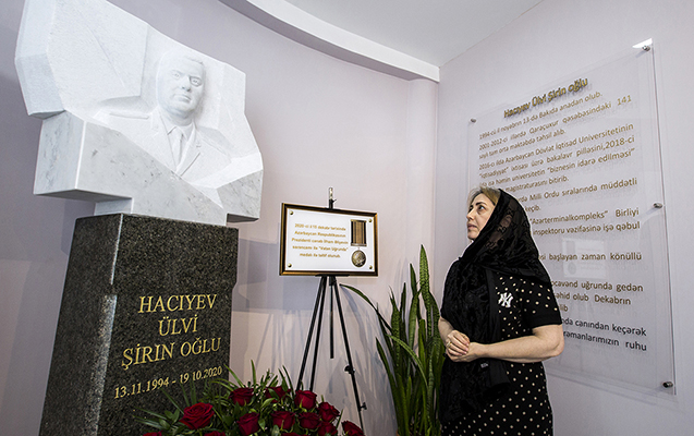 veten-ugrunda-medalli-sehide-bust-qoyuldu