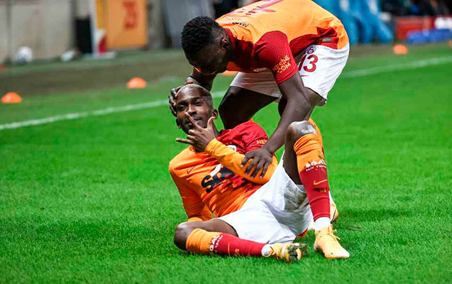 qalatasaray-basakseheri-bele-darmadagin-etdi