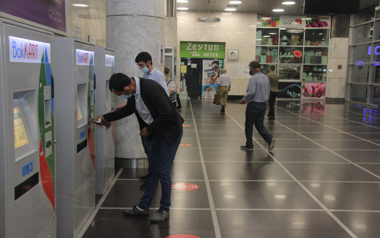 metro-vestibulleri-gedis-haqqi-yuklenmesi-ucun-acilib