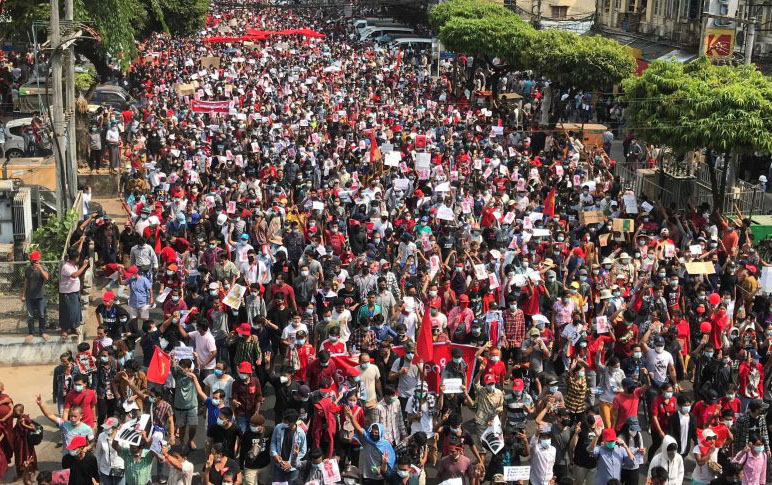 myanmada-on-minlerle-insan-kucelere-axisdi