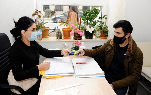 heyder-eliyev-fondu-bu-sexsleri-insulinle-temin-edir