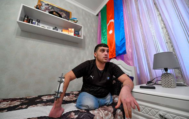 ayaqlarimi-yaralandigim-yerde-basdirdilar