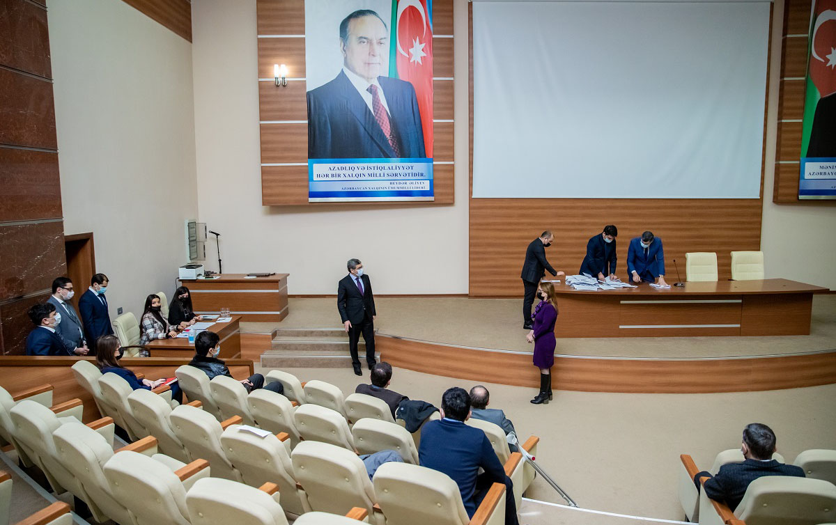 ilham-zekiyev-nazirlik-yaninda-ictimai-suraya-uzv-secildi