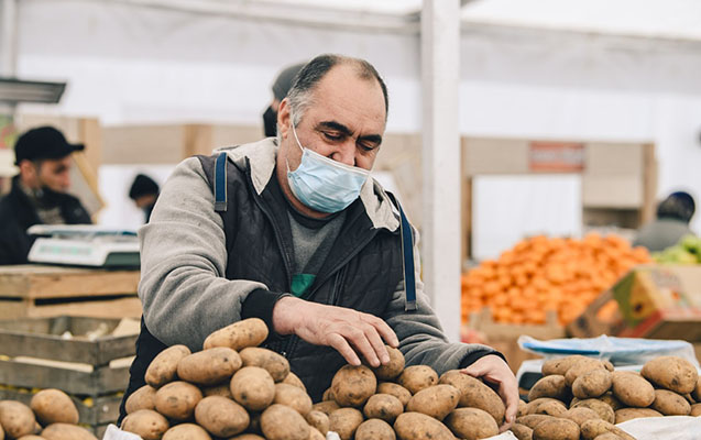 heftesonu-yarmarkasi-fealiyyete-basladi