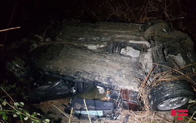 ucarda-agir-qeza-olenler-var