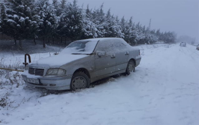 yoldan-cixan-masin-qaz-xettine-cirpildi
