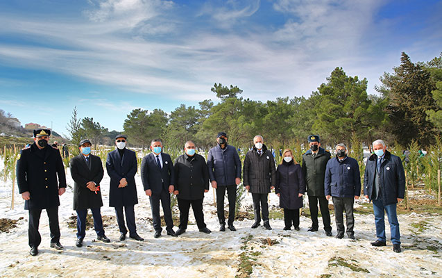 bineqedide-xocali-soyqiriminin-ildonumu-ile-bagli-agacekme-aksiyasi-kecirilib